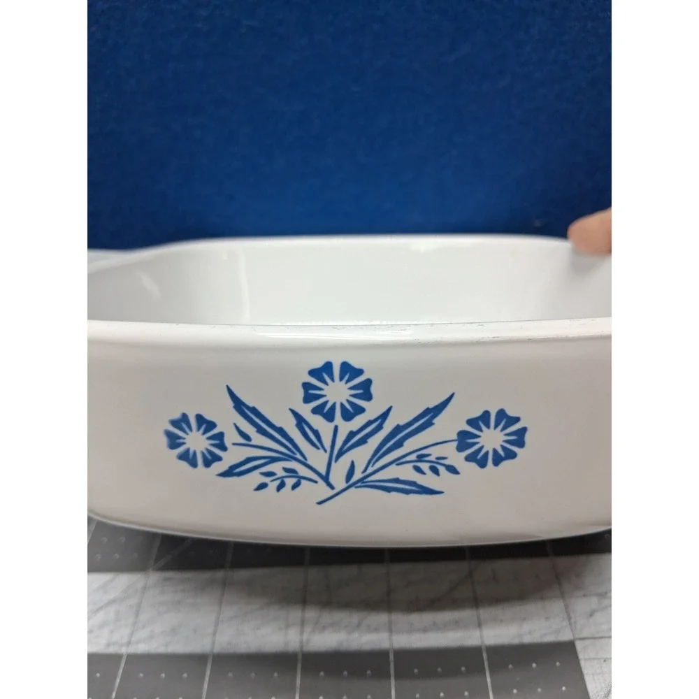 Corning Ware Casserole Dish White Blue Cornflower 1 Quart A1 Vintage
